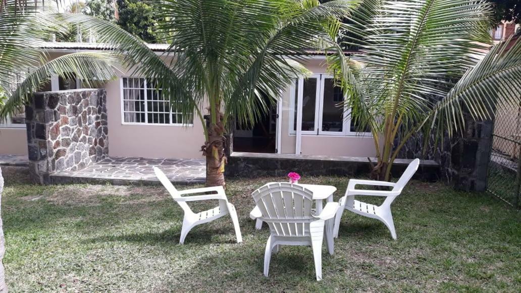 Whynot Mauritius Appartement Grand Gaube Buitenkant foto